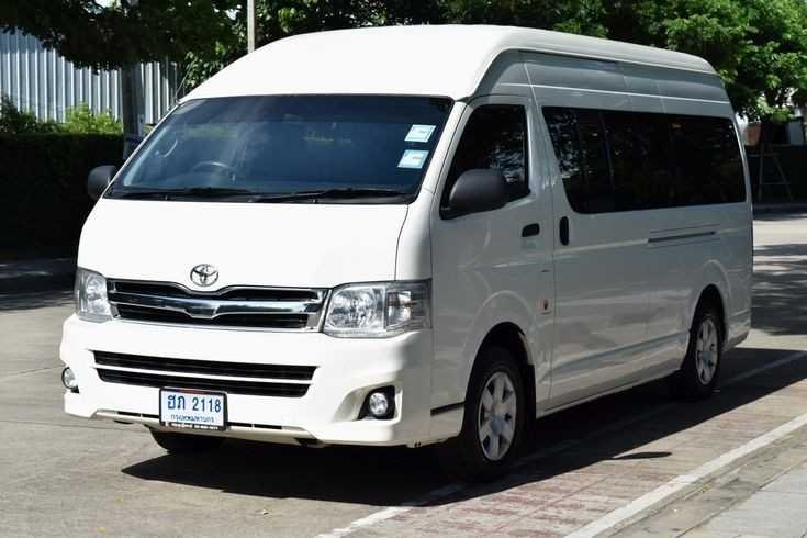 Toyota Hiace bus
