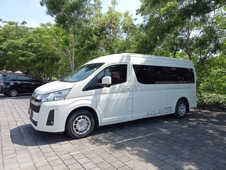 Toyota Hiace Bus New Model 14 seater